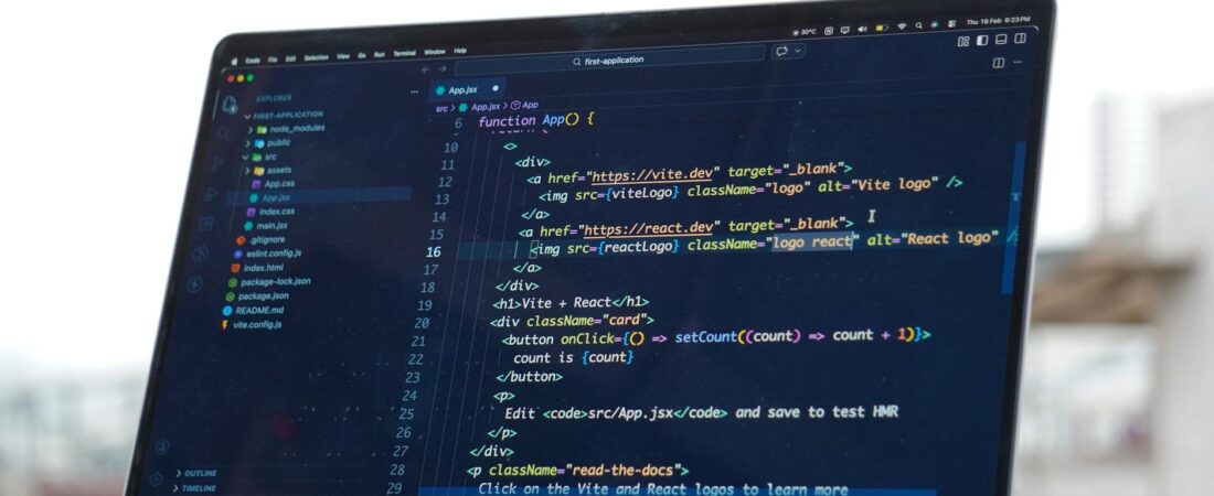Claude vs Deepl: ¿Cuál es mejor para traducción profesional en 2026?