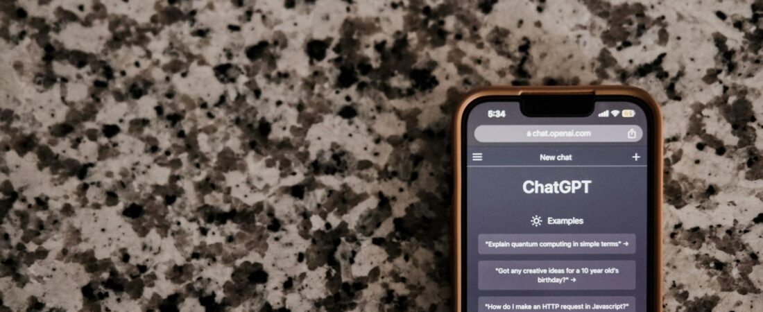 Descubre las 7 diferencias reales entre Claude y ChatGPT que impulsarán tu negocio