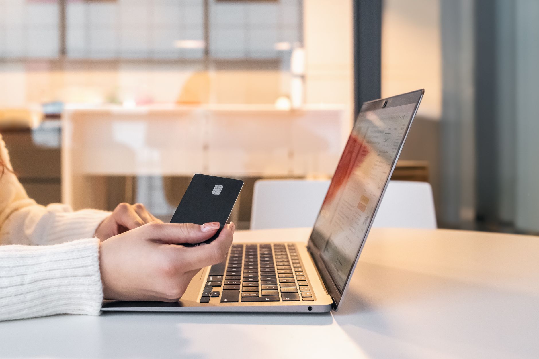 Claude para negocios: 5 casos reales que disparan tu ROI